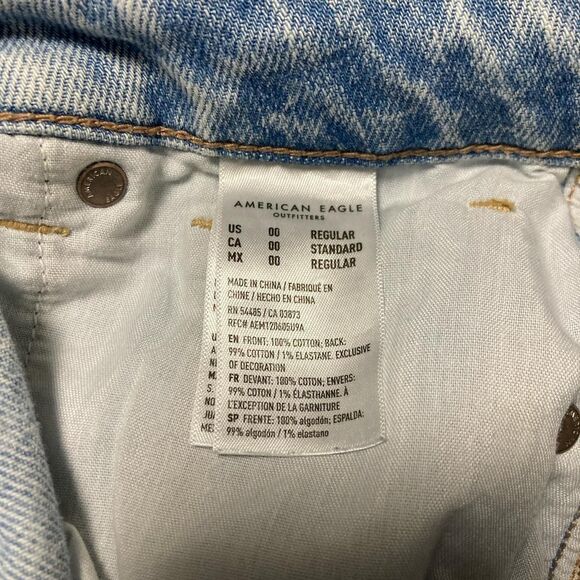 American Eagle Mom Jean Light Wash Size 00 - Picture 7 of 8